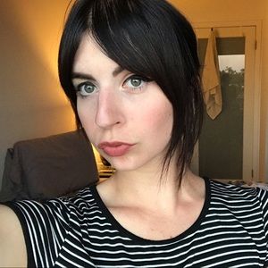 Meet your Posher, Demi